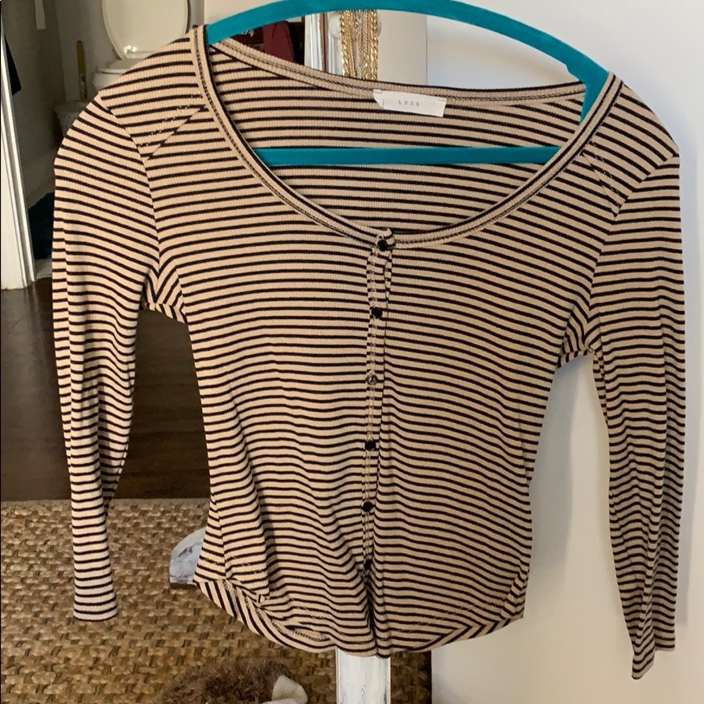 Cropped shirt size small